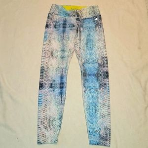 Caelum leggings athletic multi-colored spandex sz Medium